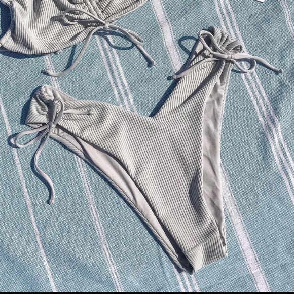 FRANKIES BIKINIS BOTTOM - Picture 1 of 3